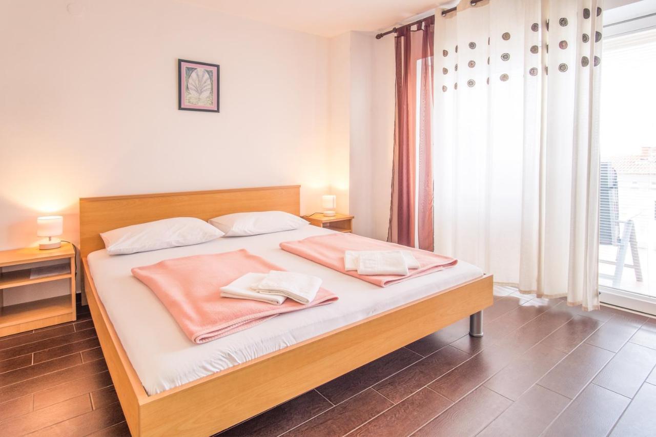 Apartments Bogdanic Krk I Krk Town Bagian luar foto
