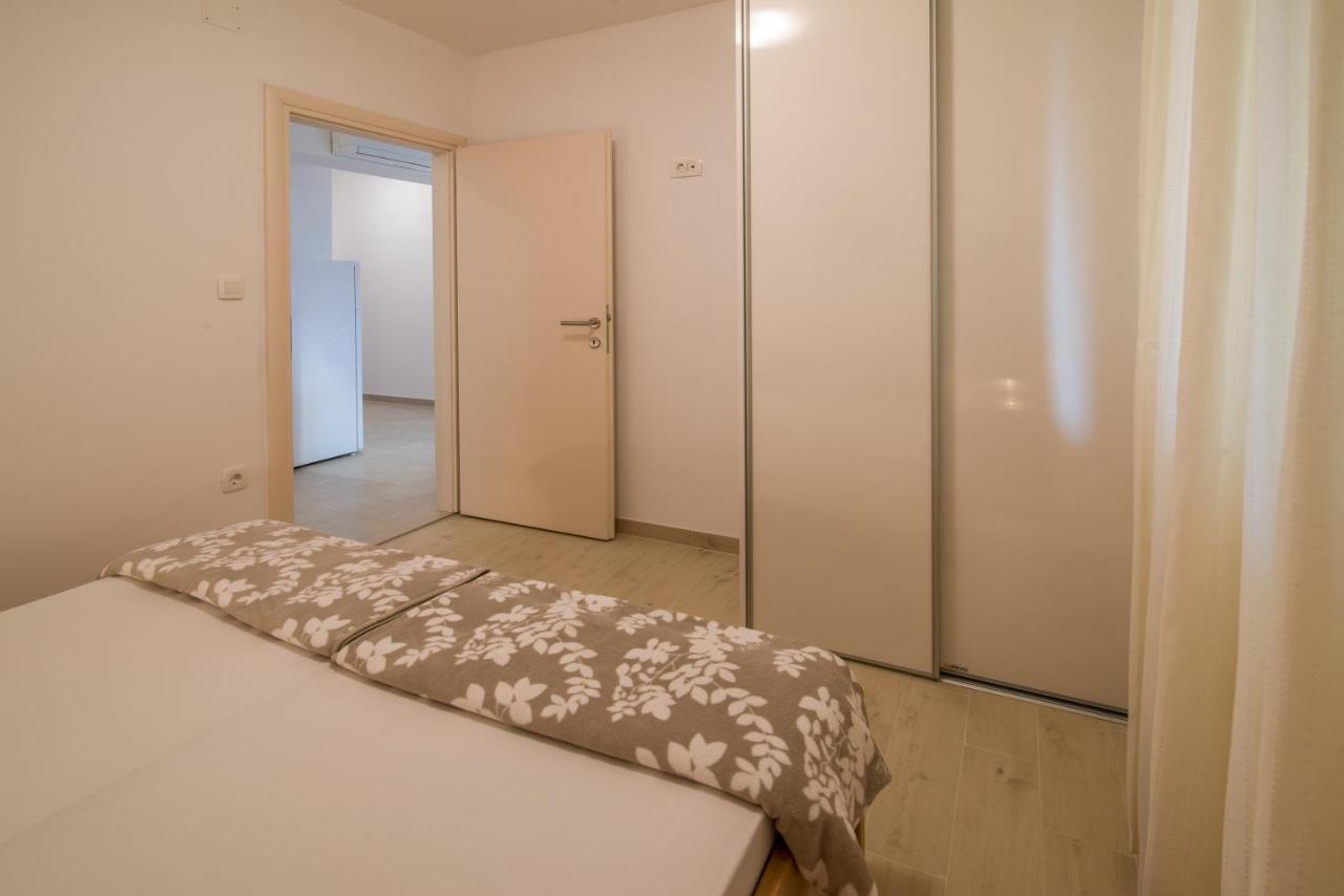Apartments Bogdanic Krk I Krk Town Bagian luar foto