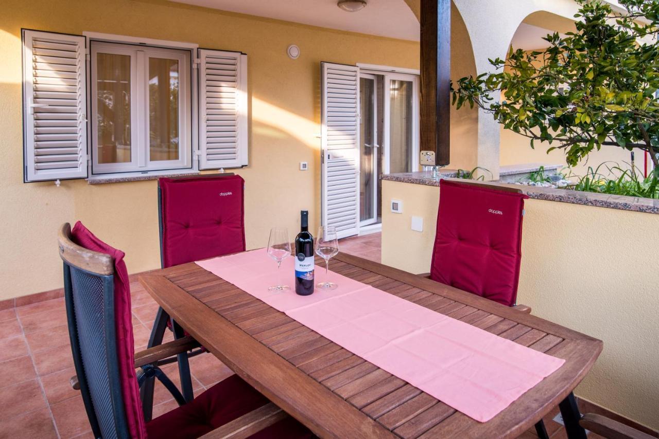 Apartments Bogdanic Krk I Krk Town Bagian luar foto