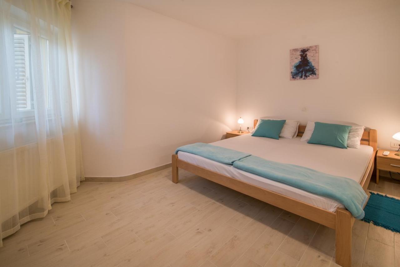 Apartments Bogdanic Krk I Krk Town Bagian luar foto